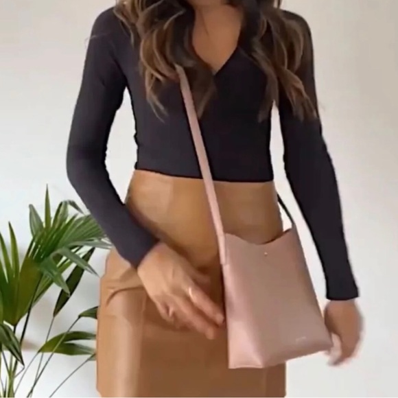 Anthropologie Samara Vegan Leather Handbag in soft pink - EUC. - Picture 2 of 7